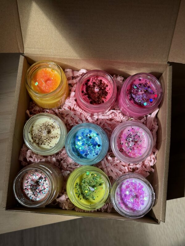 🌈 Pack 9 Velas Aromáticas – Mini Tesoros con Mucho Brilli ✨🕯